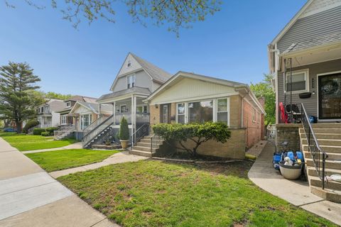 Tiny photo for 4457 W Leland Avenue, Chicago, IL 60630 (MLS # 12624011)