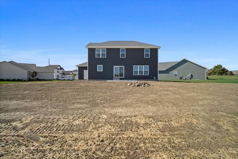 Tiny photo for 24 Stonehouse Court, Bloomington, IL 61705 (MLS # 12500581)