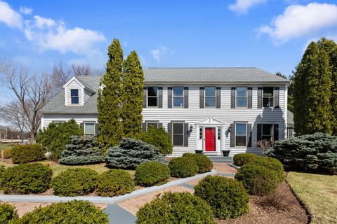 Photo of 185 Sycamore Drive, Hawthorn Woods, IL 60047 (MLS # 12600921)