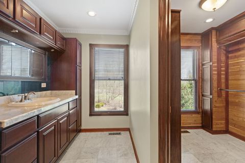 Tiny photo for 185 Sycamore Drive, Hawthorn Woods, IL 60047 (MLS # 12600921)