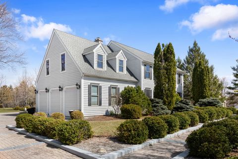 Tiny photo for 185 Sycamore Drive, Hawthorn Woods, IL 60047 (MLS # 12600921)