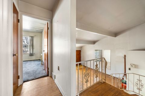 Tiny photo for 8909 Robin Drive, Des Plaines, IL 60016 (MLS # 12594237)