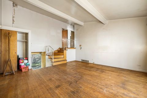 Tiny photo for 8909 Robin Drive, Des Plaines, IL 60016 (MLS # 12594237)