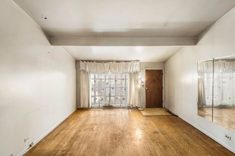 Tiny photo for 8909 Robin Drive, Des Plaines, IL 60016 (MLS # 12594237)