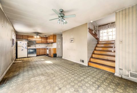 Tiny photo for 8909 Robin Drive, Des Plaines, IL 60016 (MLS # 12594237)