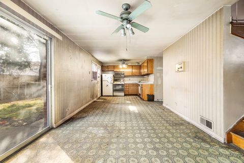 Tiny photo for 8909 Robin Drive, Des Plaines, IL 60016 (MLS # 12594237)