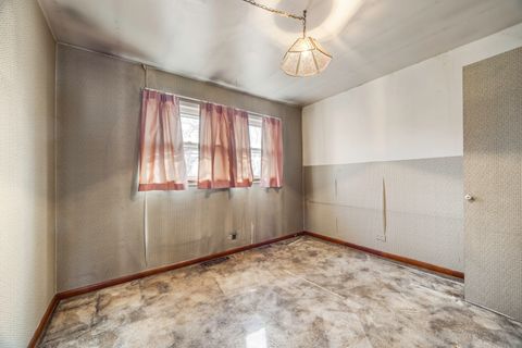 Tiny photo for 8909 Robin Drive, Des Plaines, IL 60016 (MLS # 12594237)