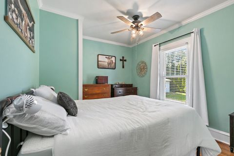 Tiny photo for 270 S Melrose Avenue, Elgin, IL 60123 (MLS # 12653129)