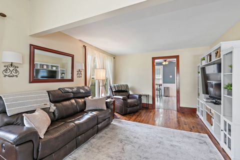 Tiny photo for 270 S Melrose Avenue, Elgin, IL 60123 (MLS # 12653129)
