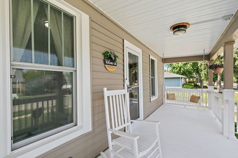 Tiny photo for 270 S Melrose Avenue, Elgin, IL 60123 (MLS # 12653129)