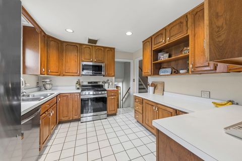 Tiny photo for 6065 Chase Avenue, Downers Grove, IL 60516 (MLS # 12619317)