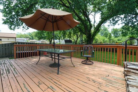 Tiny photo for 200 Navajo Trail, Buffalo Grove, IL 60089 (MLS # 12660016)