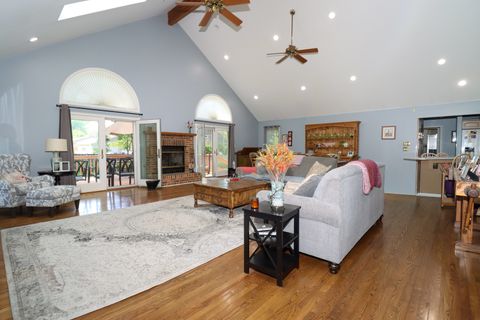 Tiny photo for 200 Navajo Trail, Buffalo Grove, IL 60089 (MLS # 12660016)