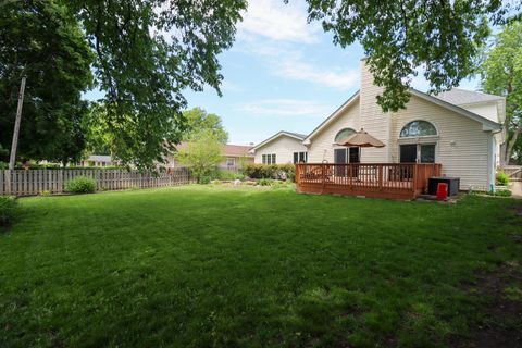 Tiny photo for 200 Navajo Trail, Buffalo Grove, IL 60089 (MLS # 12660016)