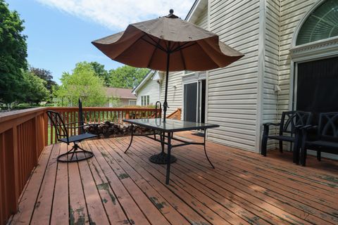 Tiny photo for 200 Navajo Trail, Buffalo Grove, IL 60089 (MLS # 12660016)