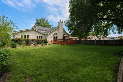 Tiny photo for 200 Navajo Trail, Buffalo Grove, IL 60089 (MLS # 12660016)