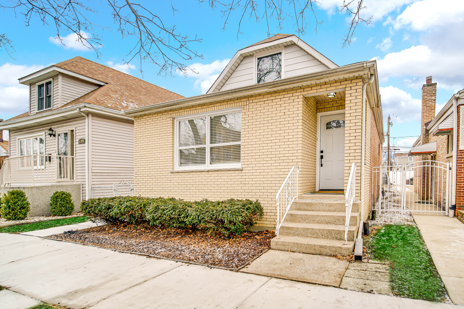 2106 N 75th Avenue