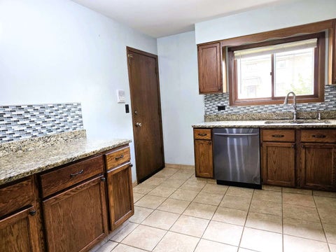 Tiny photo for 1907 W Golf Road #1B, Mount Prospect, IL 60056 (MLS # 12674817)