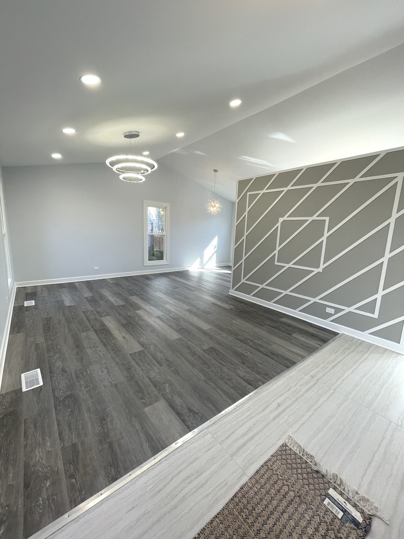 27W125 CHESTNUT Lane