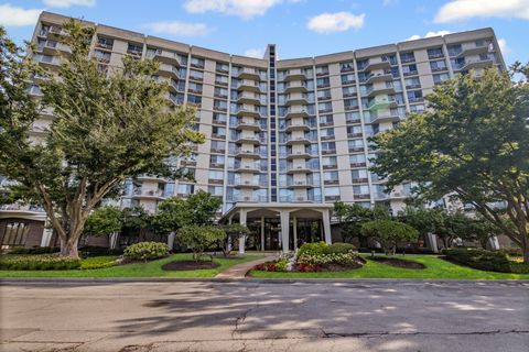 20 N TOWER Road 1N Oak Brook IL 60523