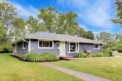 Tiny photo for 10 Rugby Road, Lake Zurich, IL 60047 (MLS # 12709607)