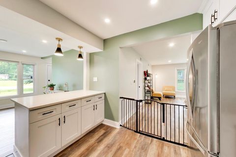 Tiny photo for 10 Rugby Road, Lake Zurich, IL 60047 (MLS # 12709607)