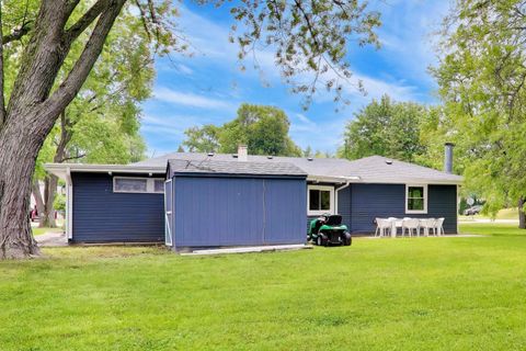 Tiny photo for 10 Rugby Road, Lake Zurich, IL 60047 (MLS # 12709607)