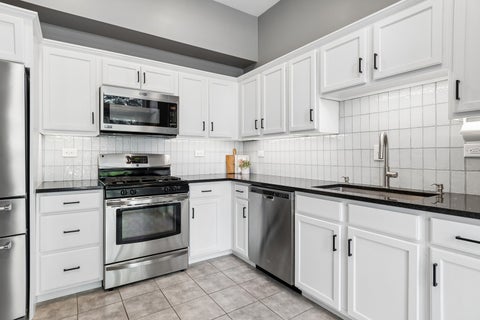 Tiny photo for 319 E Victoria Circle #319, North Aurora, IL 60542 (MLS # 12782529)