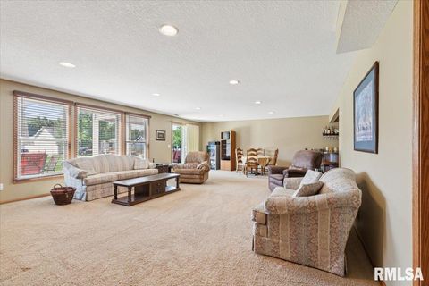 Tiny photo for 1301 W 62ND Court, Davenport, IA 52806 (MLS # QC4267017)