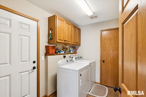 Tiny photo for 1301 W 62ND Court, Davenport, IA 52806 (MLS # QC4267017)