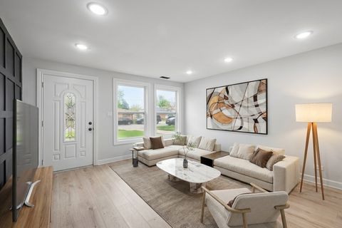 Tiny photo for 15418 Minerva Avenue, Dolton, IL 60419 (MLS # 12670184)
