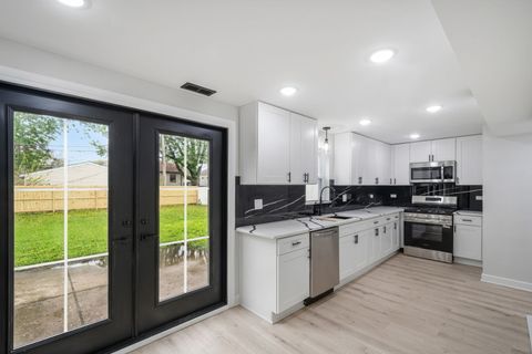Tiny photo for 15418 Minerva Avenue, Dolton, IL 60419 (MLS # 12670184)