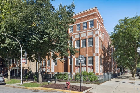 Photo of 1400 W BYRON Street #2E, Chicago, IL 60613 (MLS # 12765149)