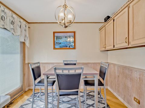 Tiny photo for 1121 N Greenfield Lane, Mount Prospect, IL 60056 (MLS # 12578886)