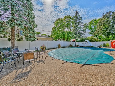 Tiny photo for 1121 N Greenfield Lane, Mount Prospect, IL 60056 (MLS # 12578886)