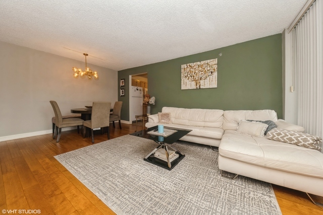 200 N Dearborn Street 3008