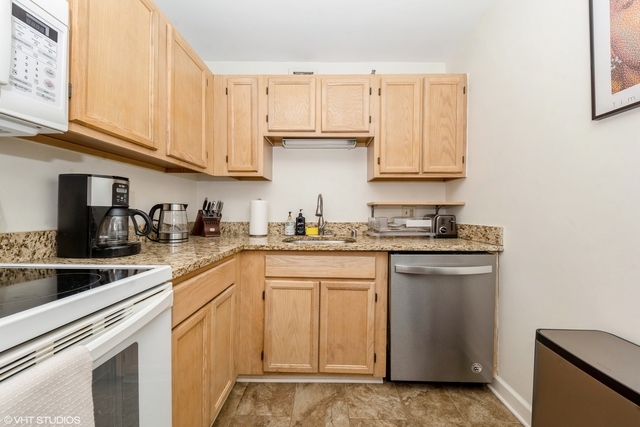 200 N Dearborn Street 3008