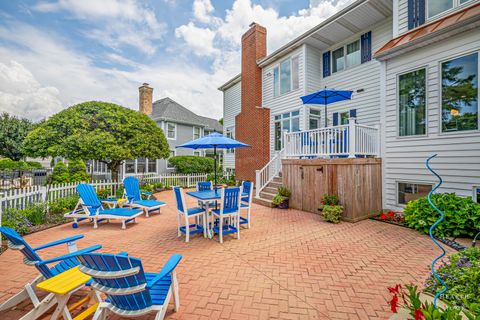 Tiny photo for 1 Calais Court, Oakwood Hills, IL 60013 (MLS # 12446022)