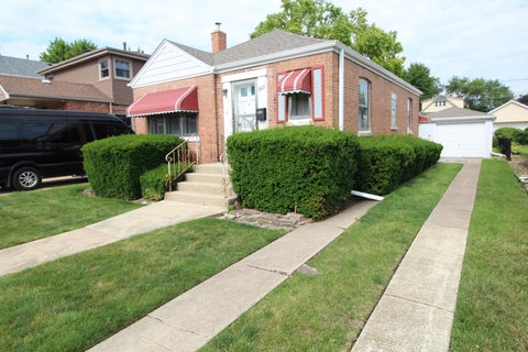 Tiny photo for 5615 S Nordica Avenue, Chicago, IL 60638 (MLS # 12687667)
