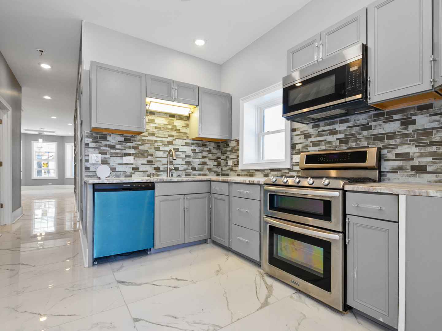 7305 S Sangamon Street