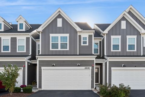 Photo of 2206 Weatherbee Lane, Naperville, IL 60563 (MLS # 12484194)