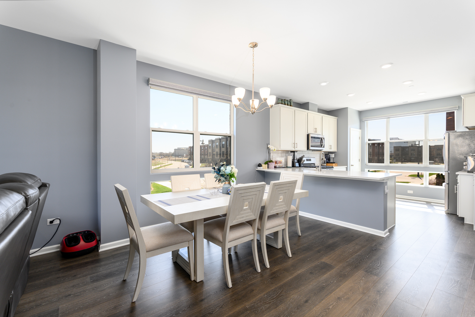 1210 Lakepointe Drive