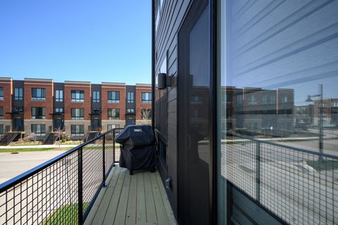 Tiny photo for 1210 Lakepointe Drive, Schaumburg, IL 60173 (MLS # 12618149)