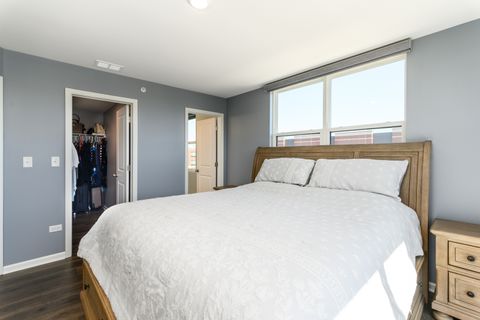 Tiny photo for 1210 Lakepointe Drive, Schaumburg, IL 60173 (MLS # 12618149)