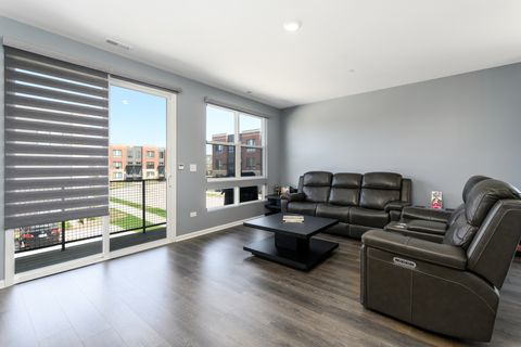 Tiny photo for 1210 Lakepointe Drive, Schaumburg, IL 60173 (MLS # 12618149)