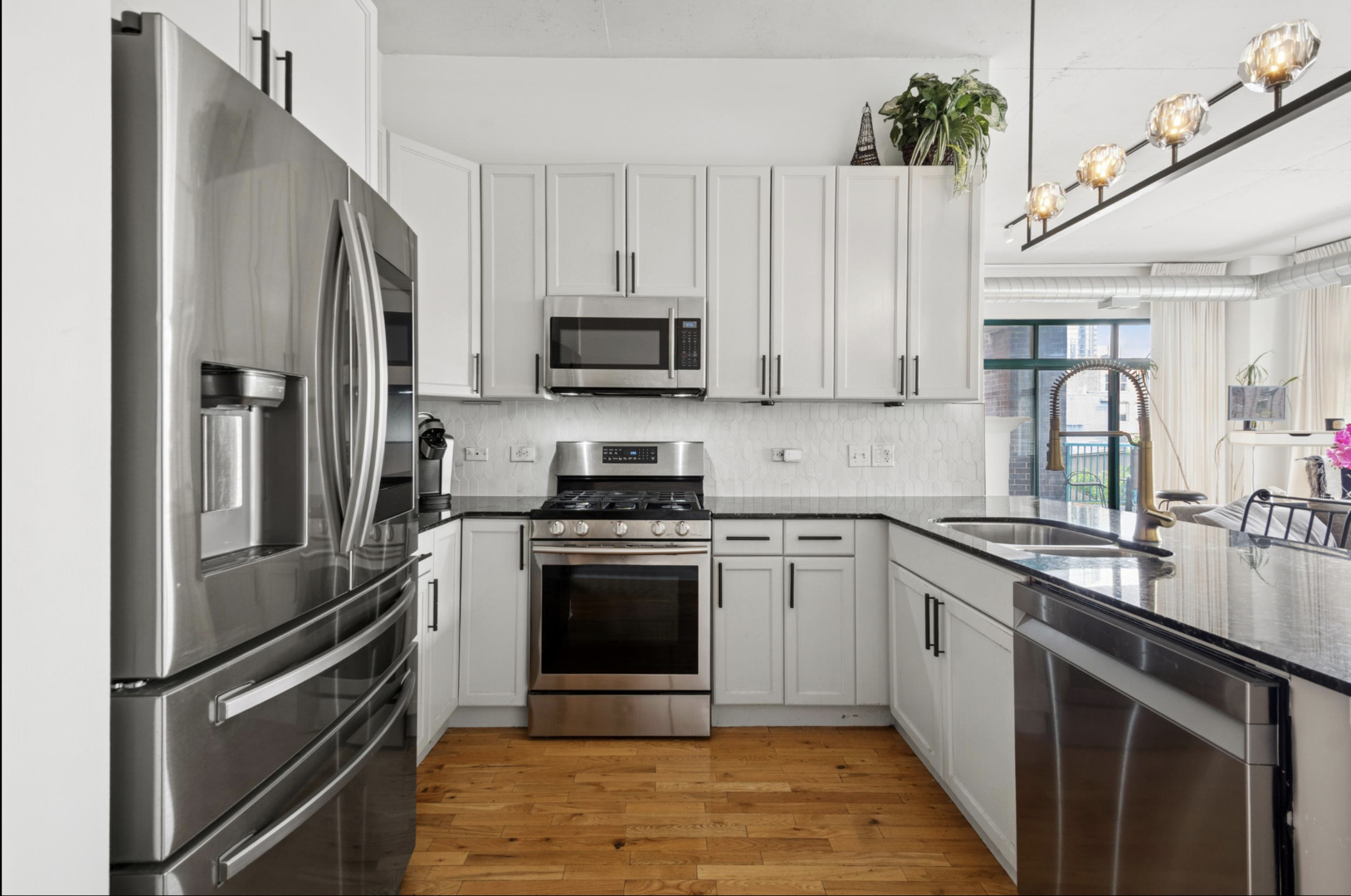 910 W Madison Street 408