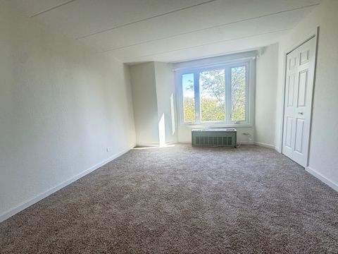 Tiny photo for 1 Renaissance Place #615, Palatine, IL 60067 (MLS # 12500878)