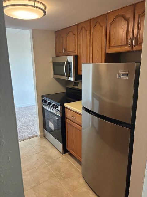 Tiny photo for 1 Renaissance Place #615, Palatine, IL 60067 (MLS # 12500878)