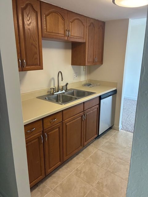 Tiny photo for 1 Renaissance Place #615, Palatine, IL 60067 (MLS # 12500878)