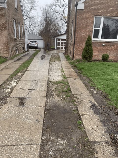 Tiny photo for 268 E 140th Place, Dolton, IL 60419 (MLS # 12650153)